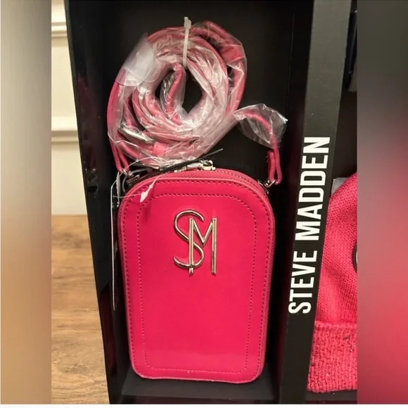 Steve Madden Fuchsia Set - Picture 3 of 3